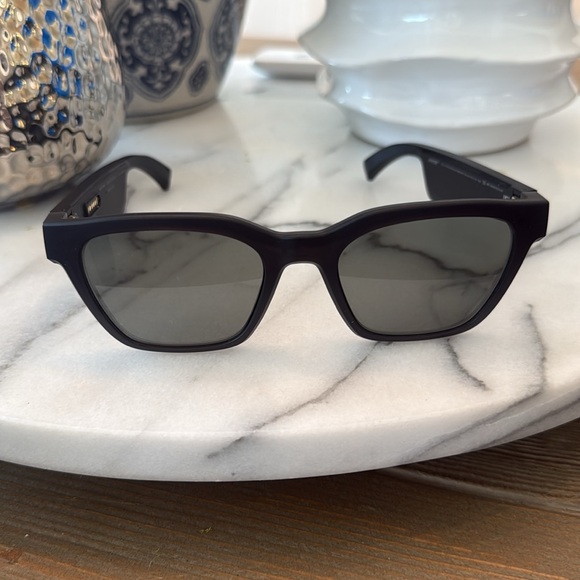 NWT Bose Audio Sunglasses Open Ear Headphones, Black,  Bluetooth Connectivity - Picture 6 of 11